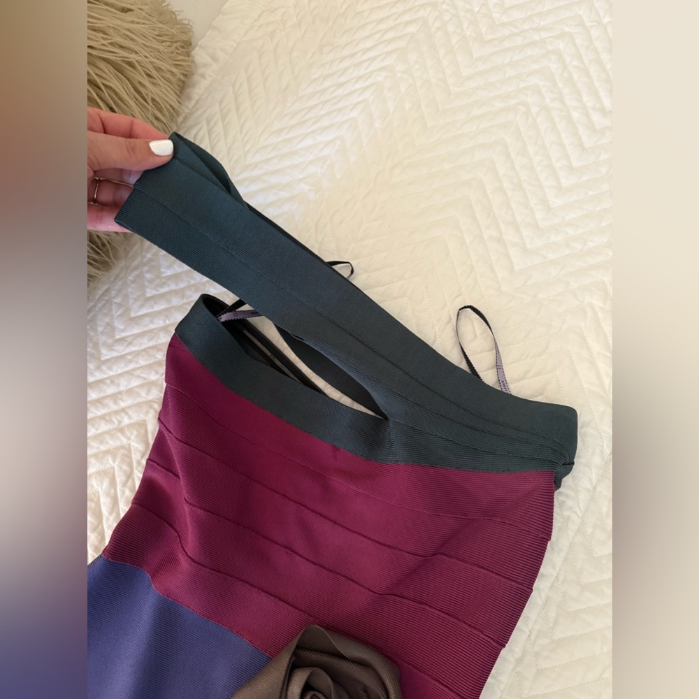 Herve Leger mini color block with gorgeous flower detail!!! 🤎💗💚 - Picture 8 of 10